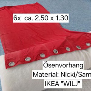 Roter Ösenvorhang